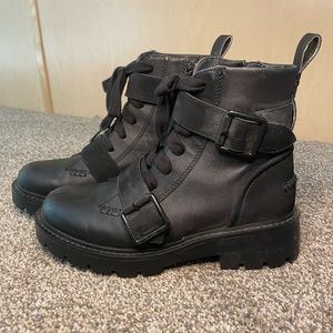 UGG Women’s Noe Ankle Boot size 6.5
